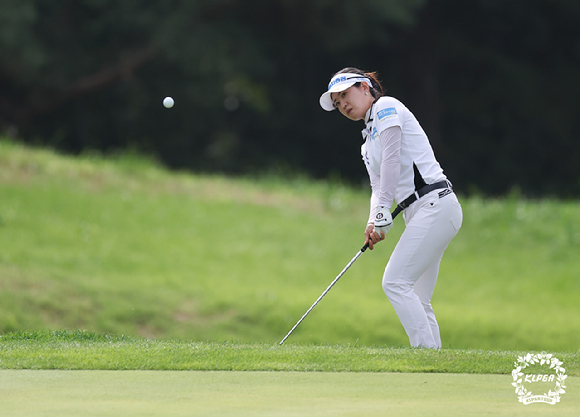 박민지는 한국여자프로골프협회(KLPGA)투어 셀트리온 퀸즈 마스터즈에서 3연패를 달성했고 여자 골프 세계랭킹 29위에서 26위로 뛰어 올랐다. [사진=한국여자프로골프협회(KLPGA)]