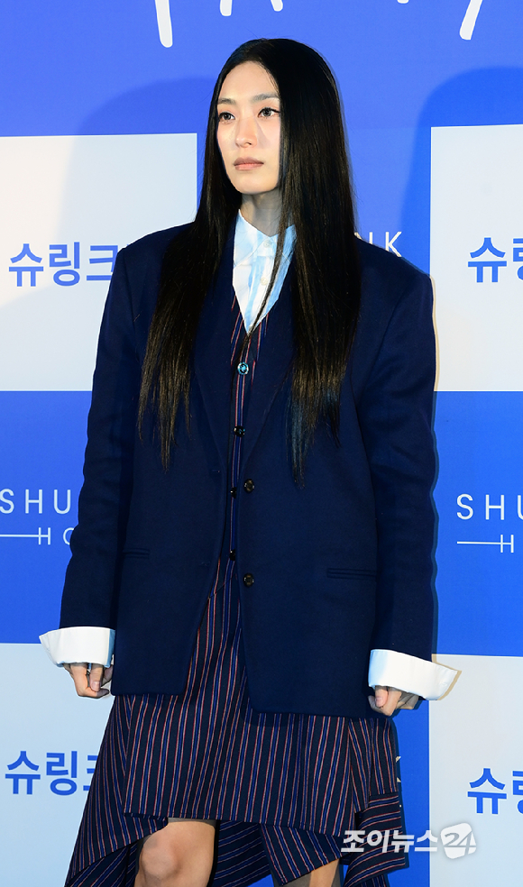 씨스타 보라가 28일 오후 서울 성동구 성수동 인근에서 열린 슈링크홈 리프투글로우 팝업스토어 오픈 행사에 참석하고 있다. [사진=정소희 기자]