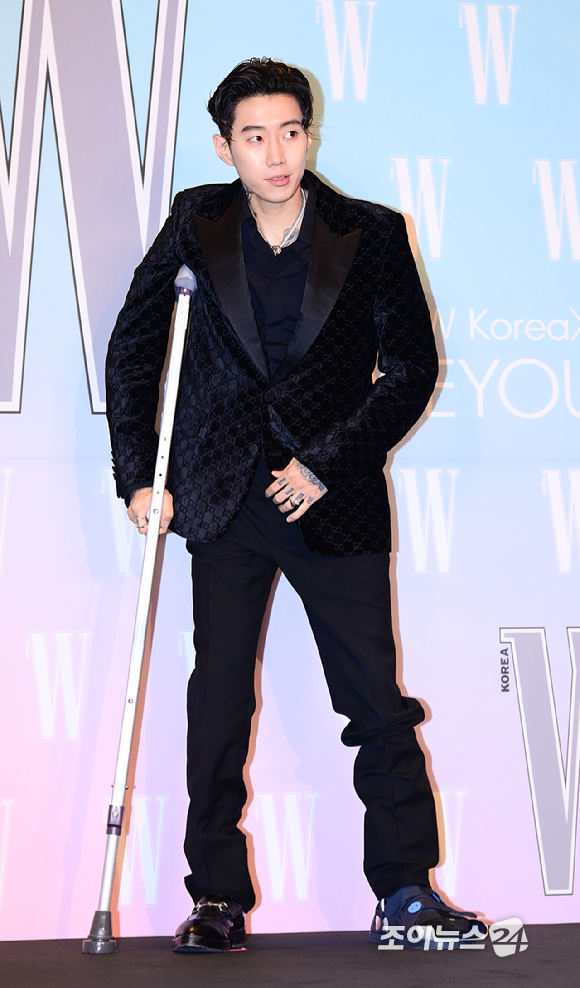 가수 박재범이 15일 오후 서울 종로구 포시즌스 호텔에서 열린 제20회 유방암 인식 항상 캠페인 자선 행사 'LOVR YOUR'에 참석하고 있다. [사진=정소희 기자]