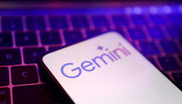 구글이 자사 인공지능(AI) 챗봇 '제미나이(Gemini)'를 다음 주부터 미국의 만 13세 미만 어린이에게 제공한다는 계획을 밝힌 것으로 알려졌다. 사진은 구글 제미나이(Gemini). [사진=AFP/연합뉴스]