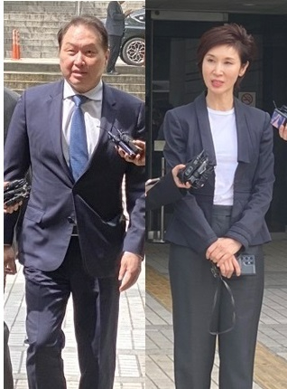 최태원 SK그룹 회장과 노소영 아트센터 나비 관장이 지난해 서울 고등법원에서 열린 이혼소송 항소심에 출석하고 있다.