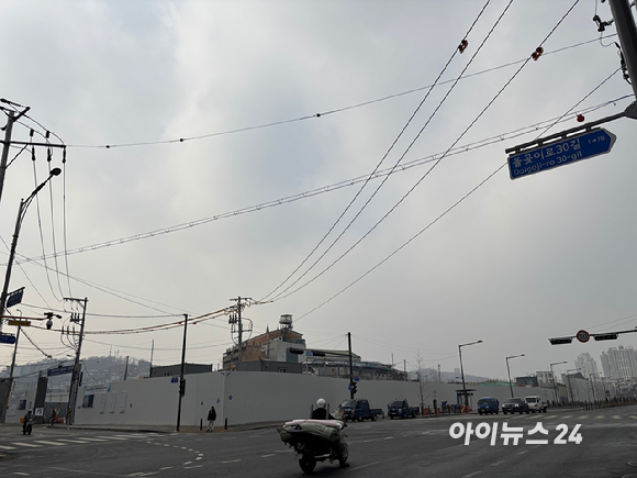 17년만에 공사에 착수하는 서울 성북구 장위10구역 재개발 현장. [사진=김민지 기자]