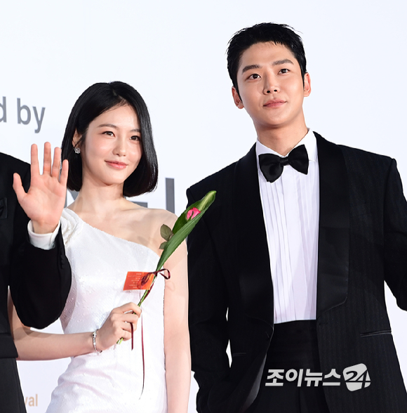 배우 로운이 18일 부산 해운대구 중동 파라다이스호텔에서 열린 '2025 마리끌레르 아시아스타어워즈' 포토콜 행사에 참석하고 있다. [사진=정소희 기자]