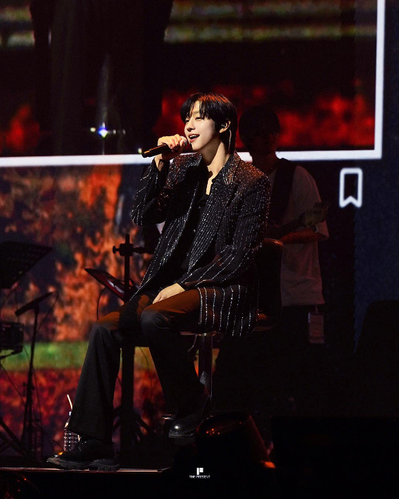 배우 안효섭이 인도네시아 자카르타에서 열린 팬미팅에서 팬들을 만나고 있다. [사진=더프레젠트컴퍼니]