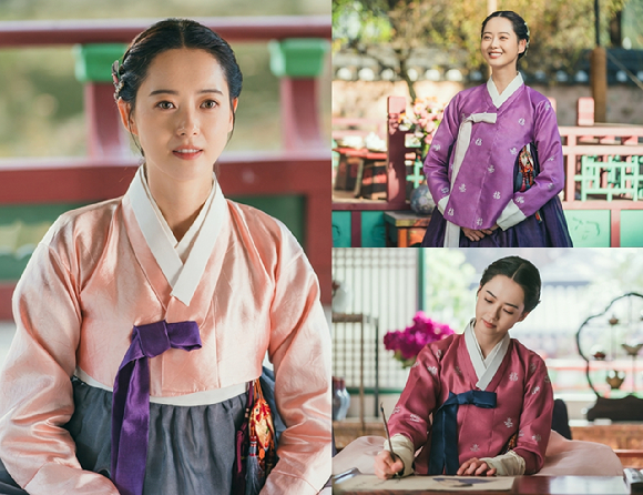 배우 고아라가 티빙 오리지널 시리즈 '춘화연애담' 인터뷰에 앞서 포즈를 취하고 있다. [사진=킹콩 by 스타쉽]