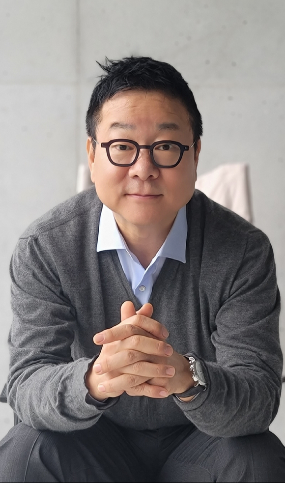 디자인뮤 윤정식 대표. [사진=디자인뮤]