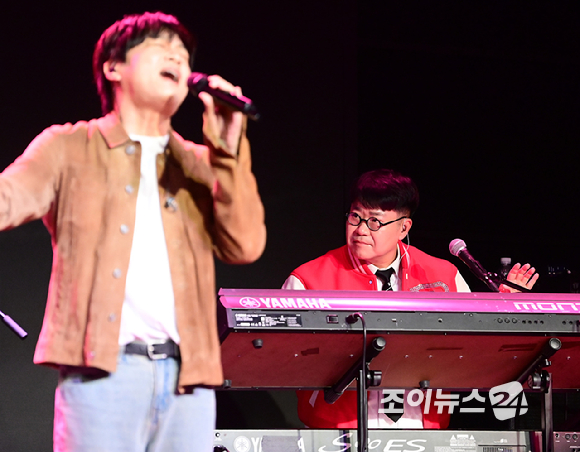 [포토] 아묻따밴드 조영수, 스타 작곡가의 취미 생활