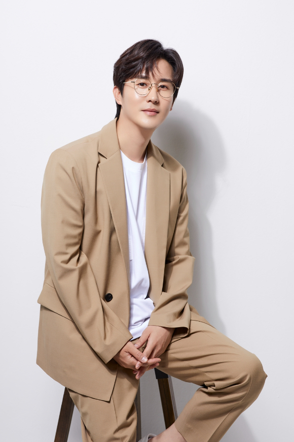 신유 프로필 사진 [사진=초이크리에이티브랩]