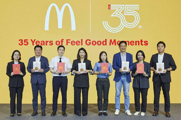 김기원 한국맥도날드 대표가 5일 서울 더 플라자 호텔에서 열린 기자간담회에서 발표하고 있다. [사진=구서윤 기자]