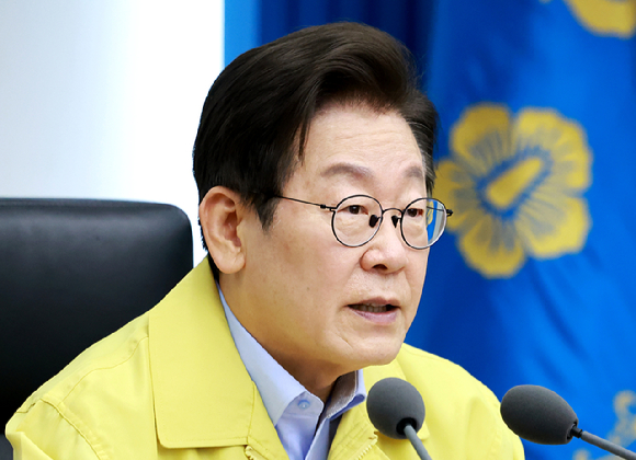 이재명 대통령이 지난 21일 서울 용산 대통령실 청사에서 열린 8차 수석&middot;보좌관 회의에서 발언하고 있다. [사진=연합뉴스]