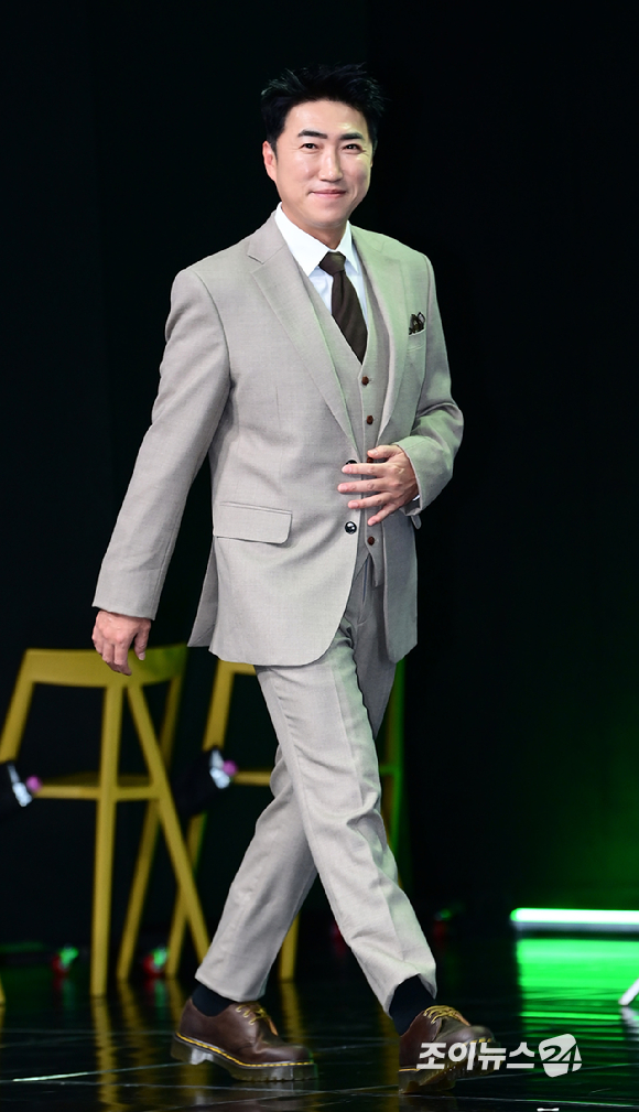 방송인 장동민이 28일 오후 서울 마포구 상암동 MBC 신사옥에서 열린 MBC 새 예능 프로그램 '최우수산(山)' 제작발표회에서 참석하고 있다. [사진=정소희 기자]