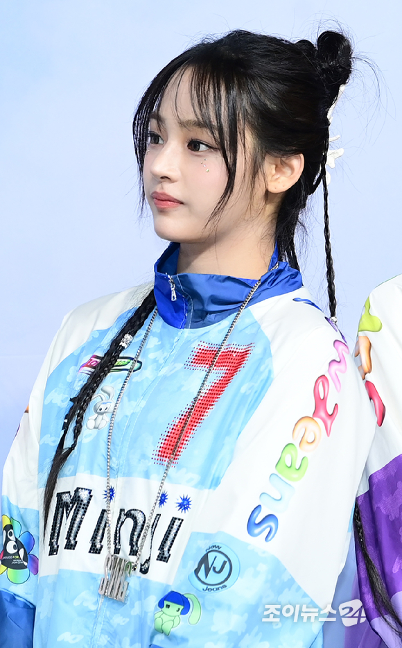 그룹 뉴진스 민지가 21일 오후 인천광역시 중구 A리조트에서 열린 '2024 SBS 가요대전 썸머' 블루카펫 행사에 참석하고 있다. [사진=정소희 기자]