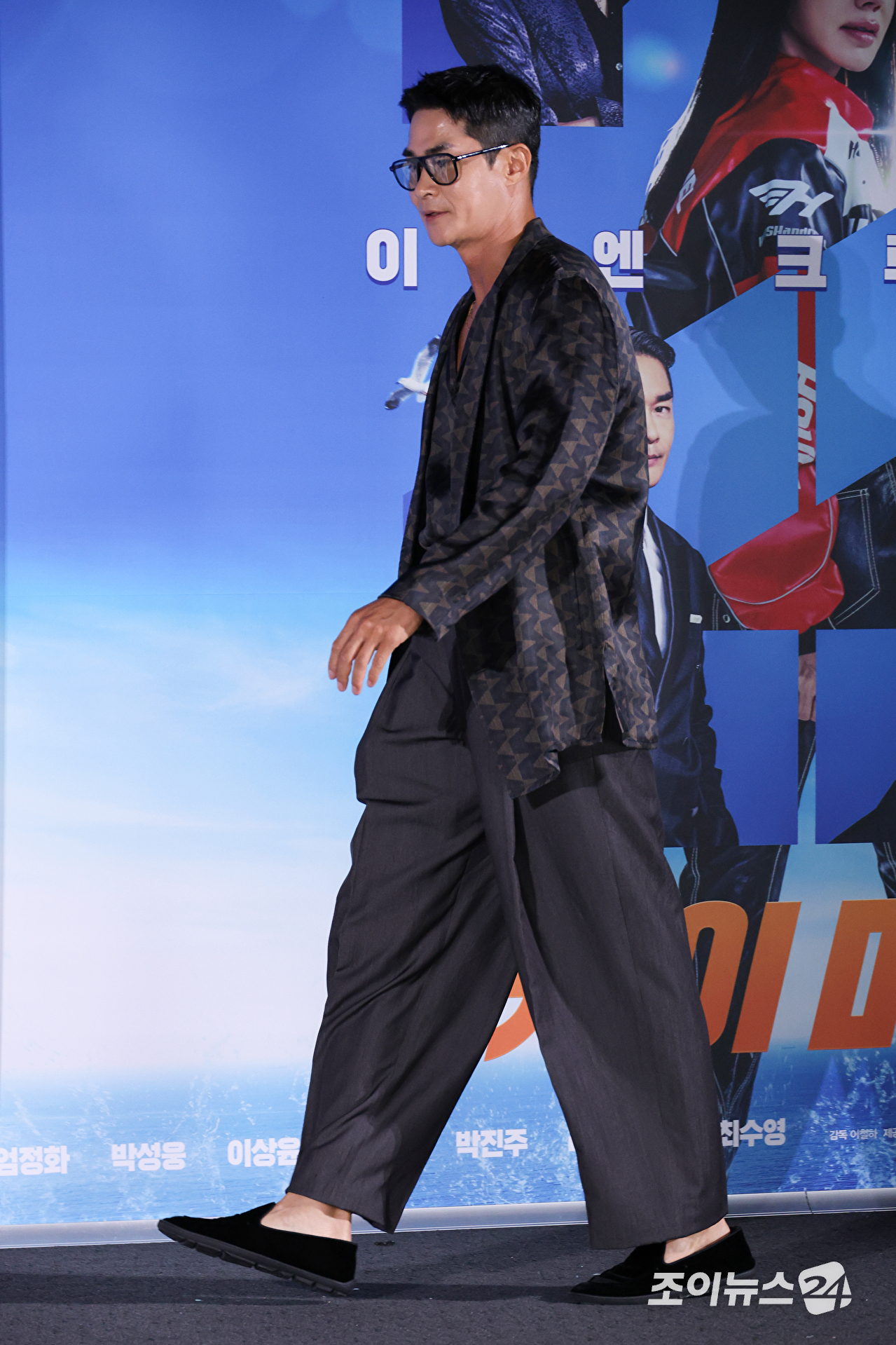 배우 배정남이 13일 오전 서울 용산구 CGV 용산아이파크몰점에서 진행된 영화 '오케이 마담2'(감독 이철하) 제작보고회에 참석해 포즈를 취하고 있다. [사진=문수지 기자]