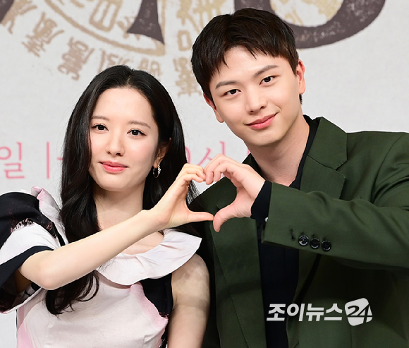배우 김지연과 육성재가 17일 오후 서울 양천구 목동 SBS 사옥에서 진행된 SBS 새 금토드라마 '귀궁' 제작발표회에 참석하고 있다. [사진=정소희 기자]