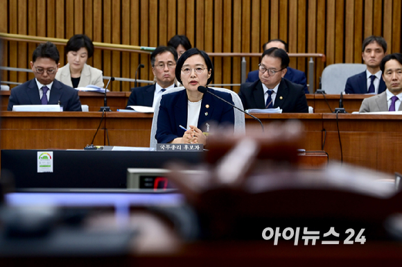 한성숙 국무총리 후보자가 25일 서울 여의도 국회에서 열린 인사청문회에서 출석하고 있다. [사진=정소희 기자]