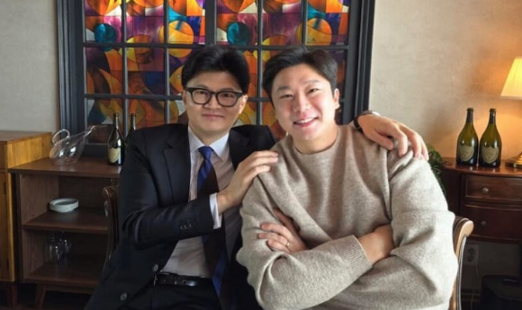 진종오 국민의힘 의원(오른쪽), 한동훈 전 대표 [사진=진종오 의원 SNS]