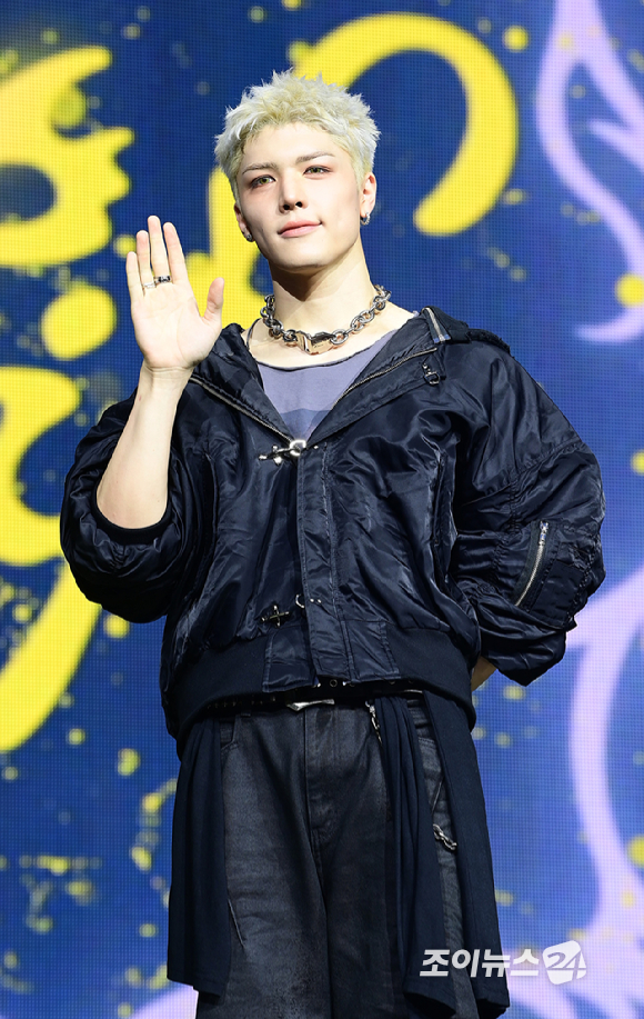 그룹 앤팀 마키가 28일 오후 서울 용산구 한남동 블루스퀘어에서 열린 &TEAM(앤팀) 한국 데뷔 앨범 미니 1집 'Back to Life'(백 투 라이프)발매 기념 쇼케이스에 참석하고 있다. [사진=정소희 기자]