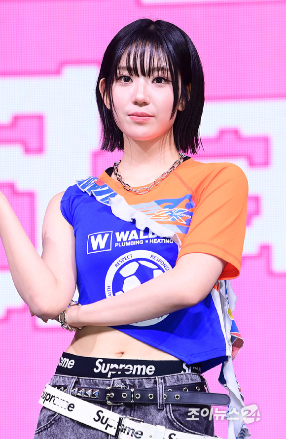 그룹 아워벌스데이(OURBIRTHDAY) 조혜진이 19일 오후 서울 용산구 블루스퀘어에서 열린 데뷔 쇼케이스에 참석해 포토타임을 갖고 있다. [사진=정소희 기자]
