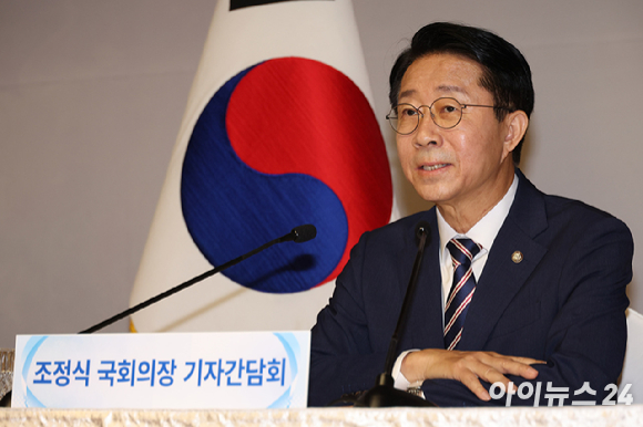 조정식 국회의장이 28일 오전 서울 여의도 국회 사랑재에서 하반기 국회의장 취임 이후 처음으로 열린 기자간담회에서 모두발언을 하고 있다. [사진=국회사진기자단 ]