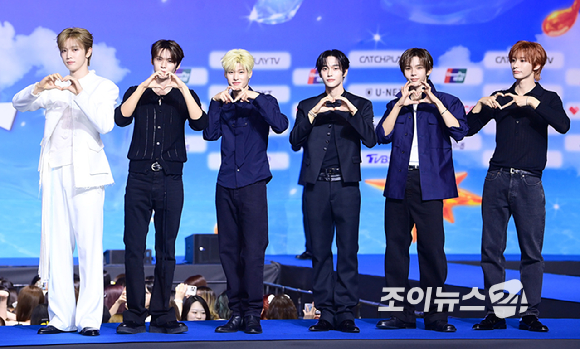 그룹 라이즈(RIIZE)가 9일 오후 경기도 일산 킨텍스에서 열린 2026 SBS 가요대전 Summer 블루카펫 행사에 참석하고 있다. [사진=정소희 기자]