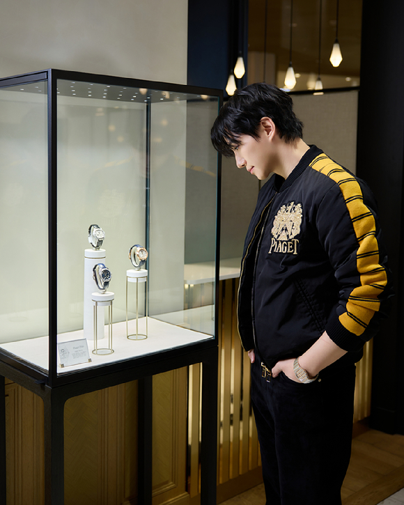 가수 겸 배우 이준호가 피아제 워치 런칭 행사에 참여해 활약하고 있다. [사진=피아제]