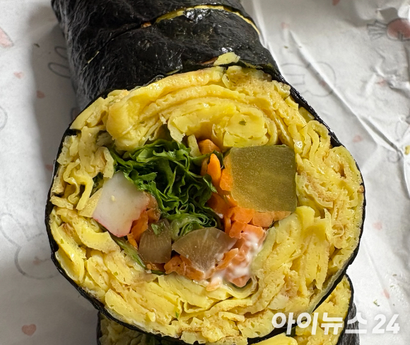 살이 덜 찌는 배달 음식 선택 기준과 식단 구성이 전문가 설명을 통해 나왔다. 사진은 피자. [사진=curtamais]