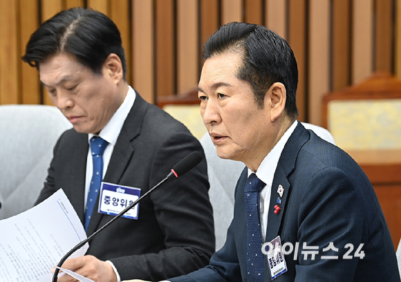 정청래 더불어민주당 대표가 5일 서울 여의도 국회에서 열린 제3차 중앙위원회의에서 발언하고 있다. [사진=곽영래 기자]