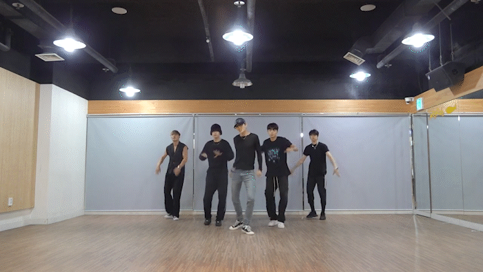 레오의 세 번째 미니앨범 'Piano man Op. 9' 타이틀곡 'Losing Game' 사복 안무 영상이 공개돼 관심을 모으고 있다. [사진=레오 'Losing Game' 안무 영상 캡쳐]