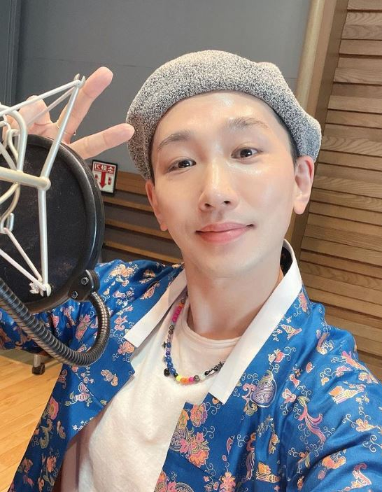 김호영이 '오후의 발견' 스페셜 DJ로 활약한다. [사진=오후의 발견 공식 인스타그램]