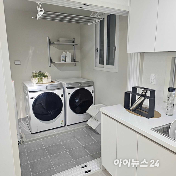 경기 남양주시 별내동에 마련된 남양주왕숙 A-24, B-17블록 견본주택 전경. 2025.11.28 [사진=이효정 기자]