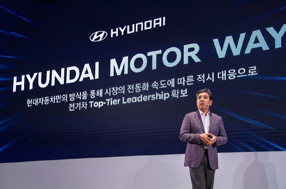 현대자동차그룹 정의선 회장이 세계적 권위의 자동차전문지 모터트렌드(MotorTrend)의 '올해의 인물(Person of the Year 2023)'로 선정됐다. [사진=현대자동차그룹]