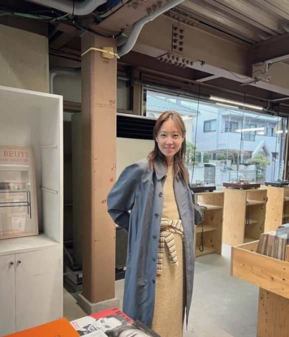 손민수-임라라 부부가 만삭 사진을 촬영하고 있다. [사진=임라라 인스타그램]